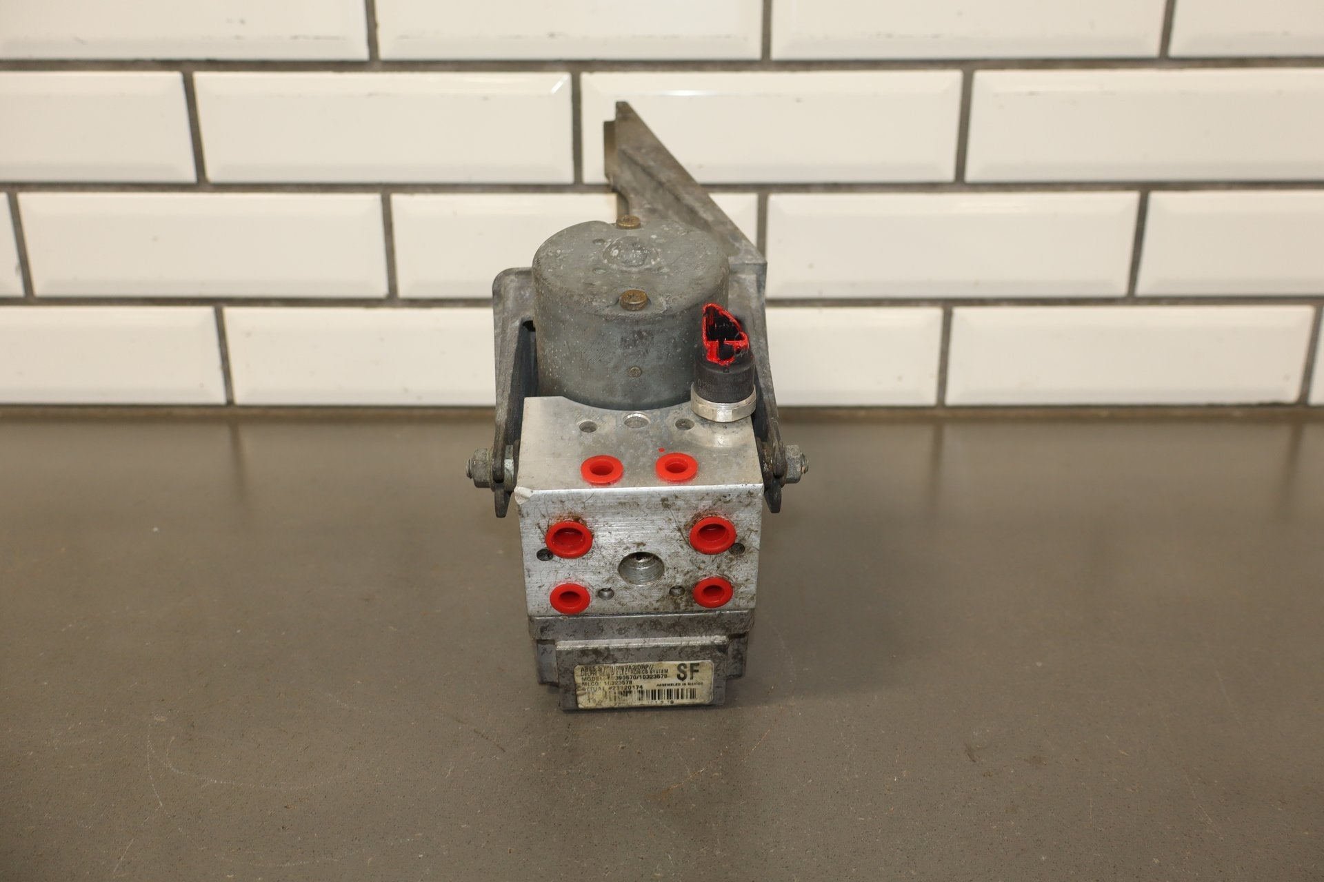 2003-2004 Chevrolet Corvette C5- ABS Brake Module 10343433