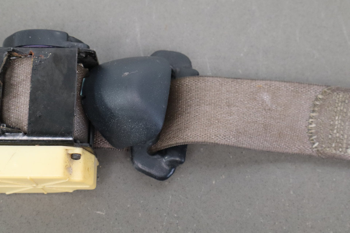 2003-2004 Chevrolet Corvette C5 Coupe Driver Front Seat Belt Light Grey