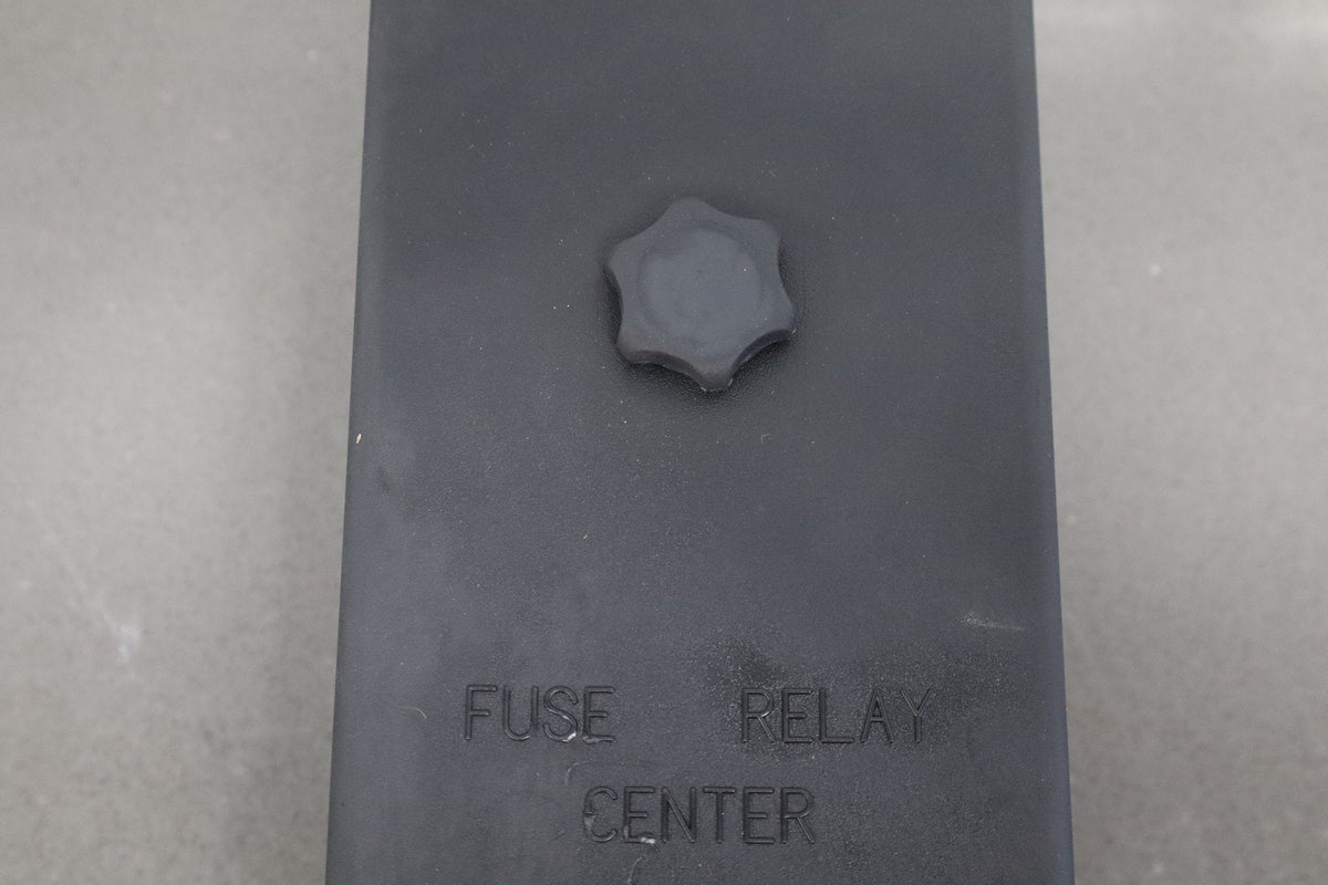 2003-2004 Chevrolet Corvette C5- Engine Fuse Box 10316193