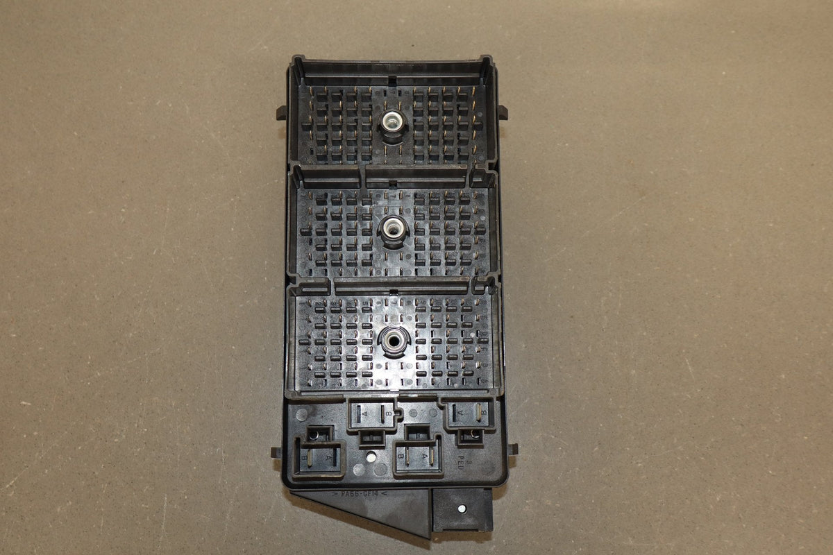 2003-2004 Chevrolet Corvette C5 - Engine Fuse Box 10316193