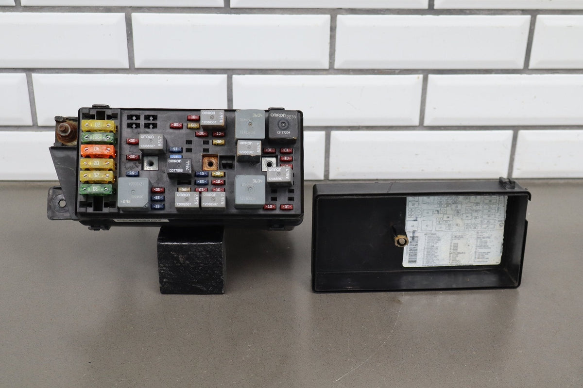 2003-2004 Chevrolet Corvette C5 - Engine Fuse Box 10316193