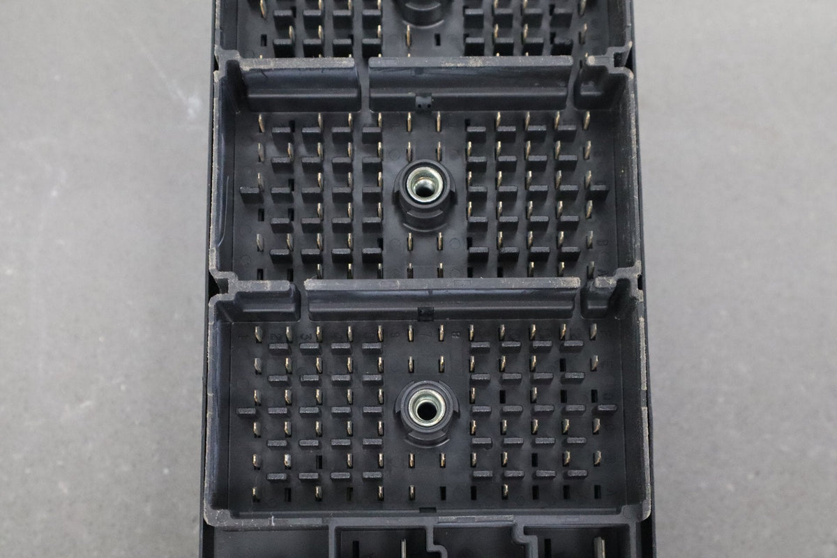2003-2004 Chevrolet Corvette C5- Engine Fuse Box 10316193