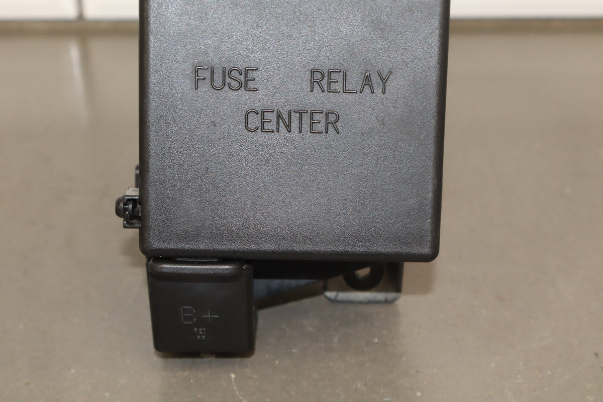 2003-2004 Chevrolet Corvette C5- Engine Fuse Box 10316193