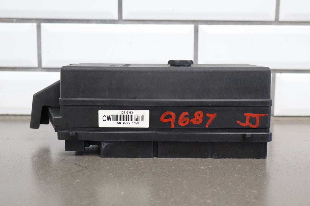 2003-2004 Chevrolet Corvette C5- Engine Fuse Box 10316193