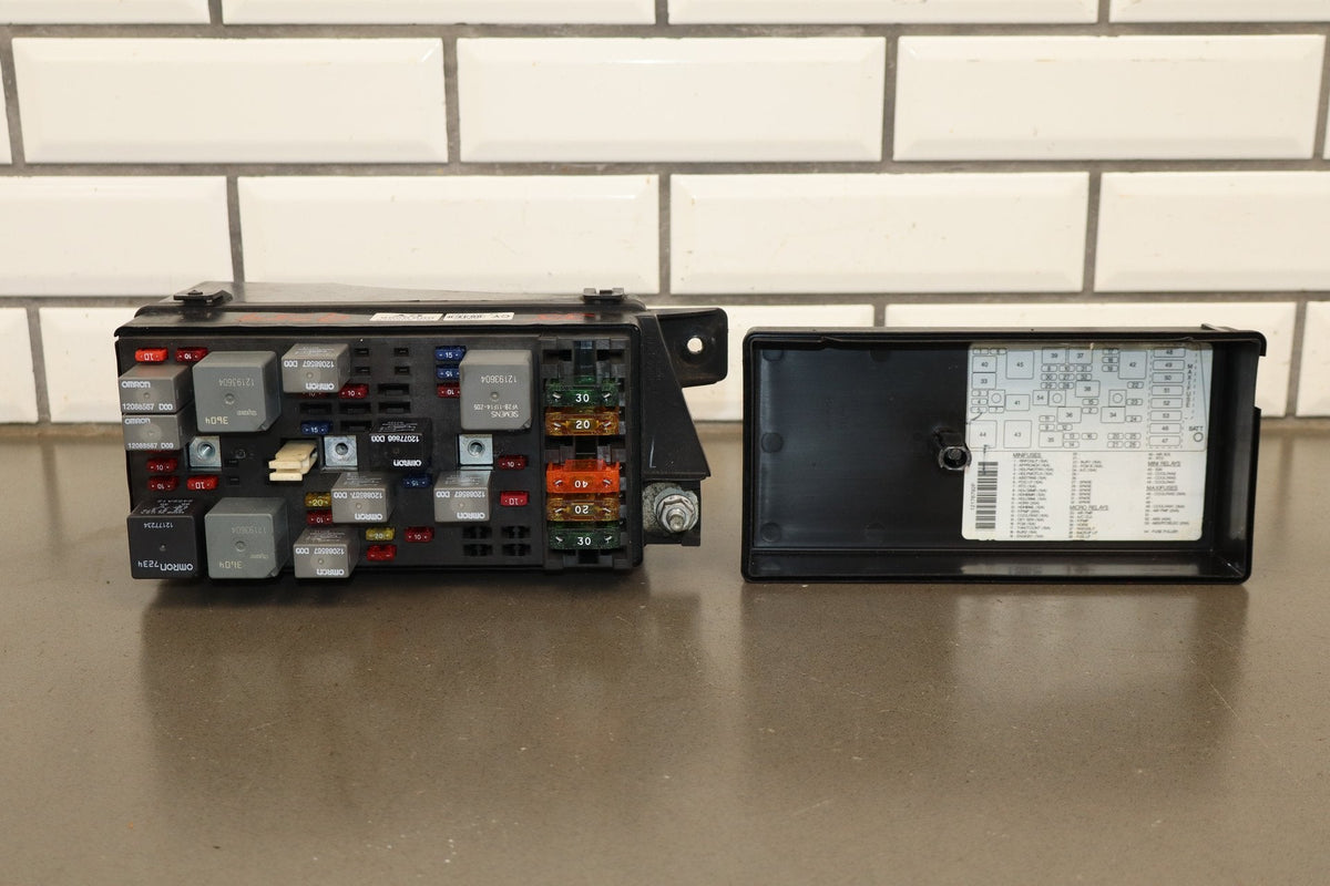 2003-2004 Chevrolet Corvette C5 - Engine Fuse Box 10316193