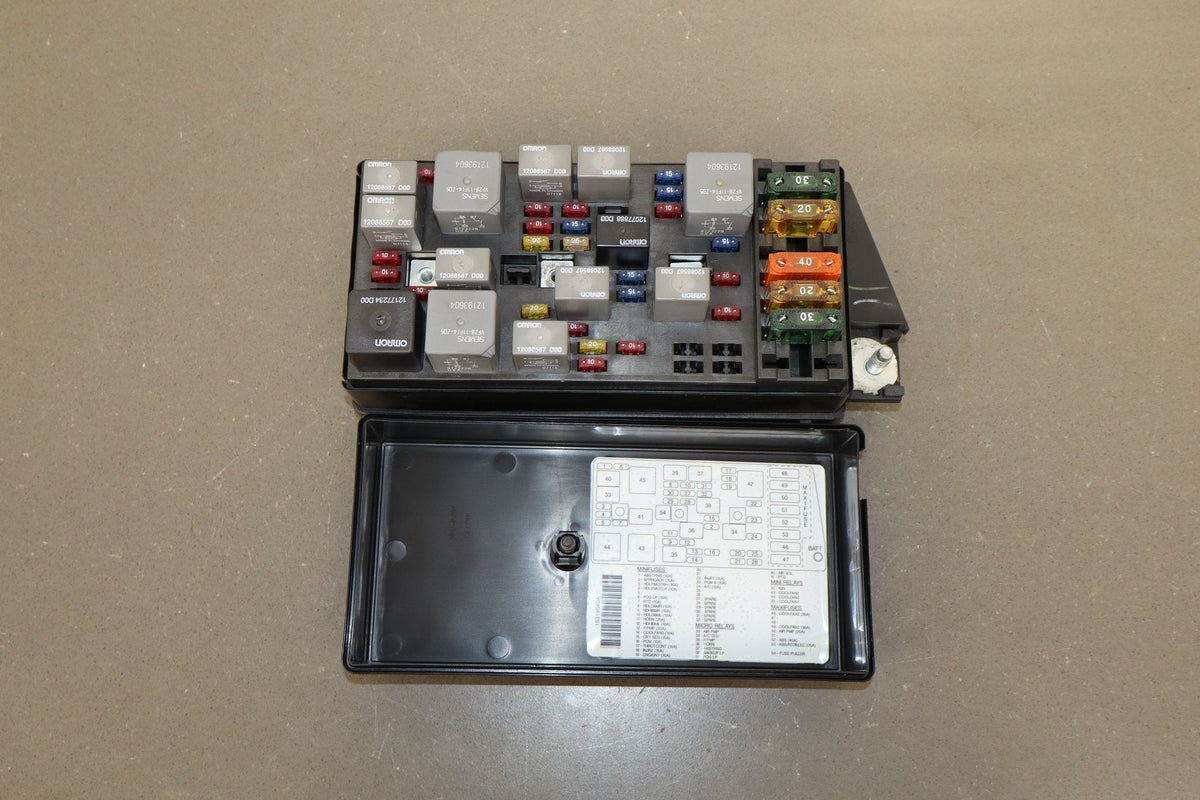 2003-2004 Chevrolet Corvette C5 - Engine Fuse Box 10316193