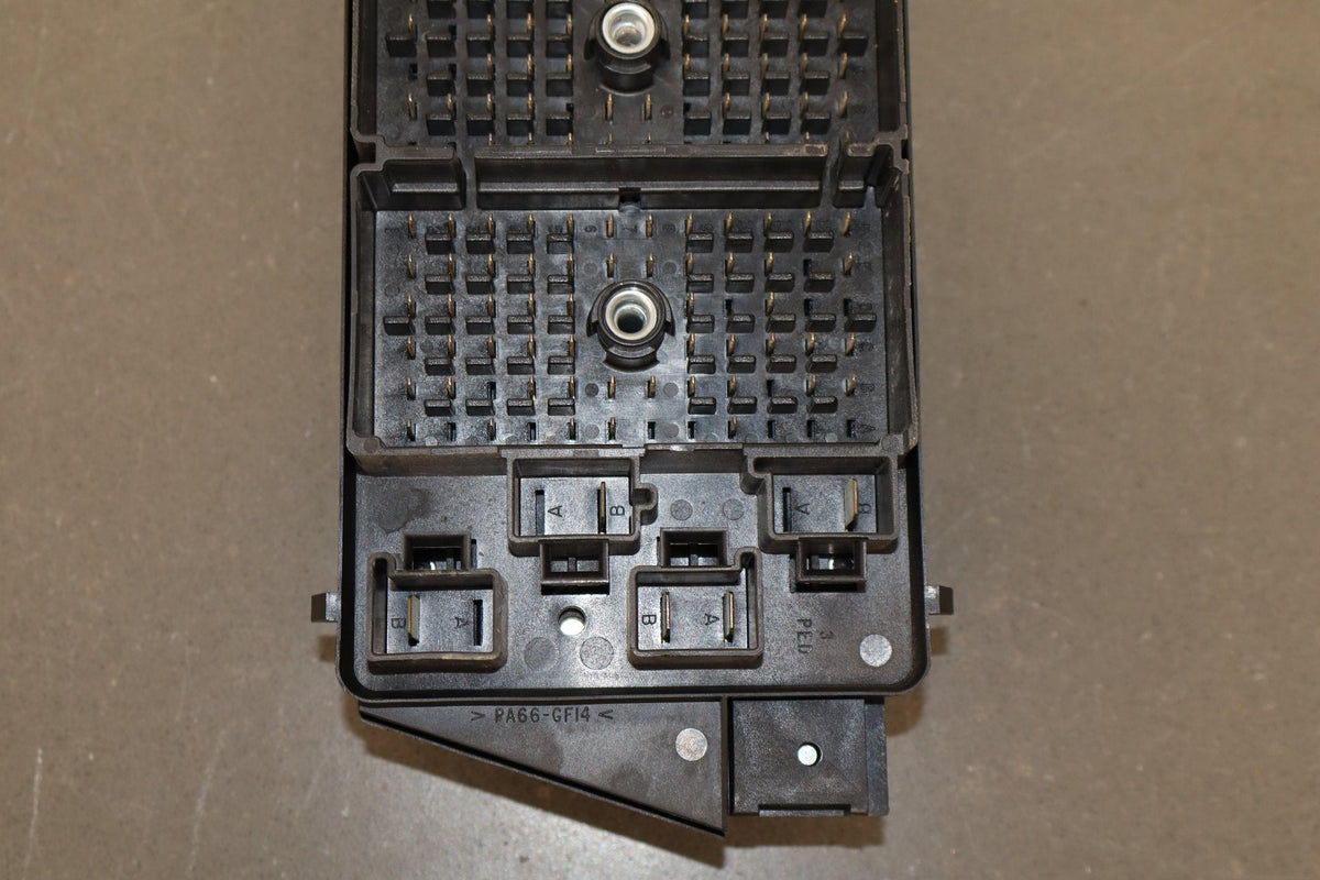 2003-2004 Chevrolet Corvette C5 - Engine Fuse Box 10316193
