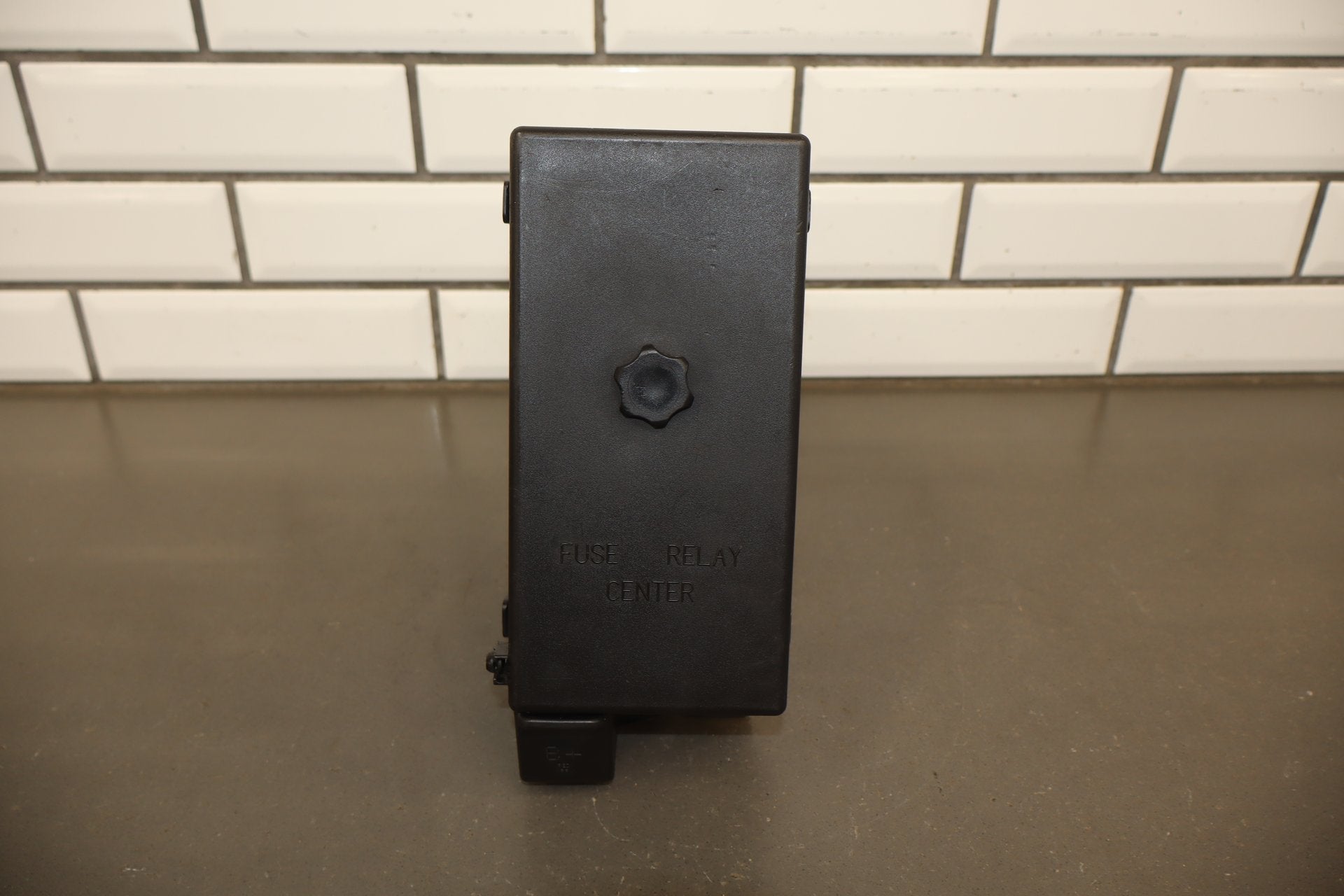 2003-2004 Chevrolet Corvette C5- Engine Fuse Box 10316193