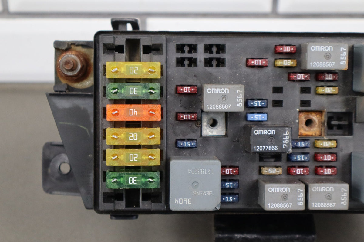 2003-2004 Chevrolet Corvette C5 - Engine Fuse Box 10316193