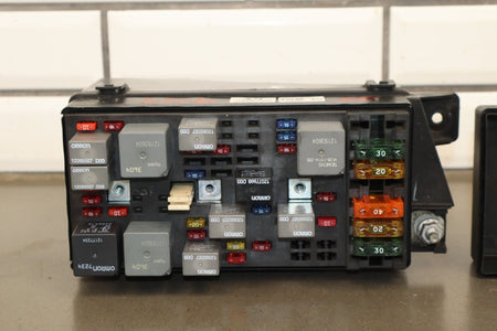 2003-2004 Chevrolet Corvette C5 - Engine Fuse Box 10316193
