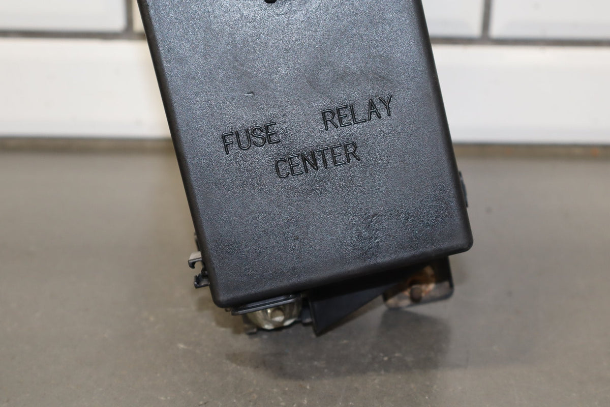 2003-2004 Chevrolet Corvette C5 - Engine Fuse Box 10316193