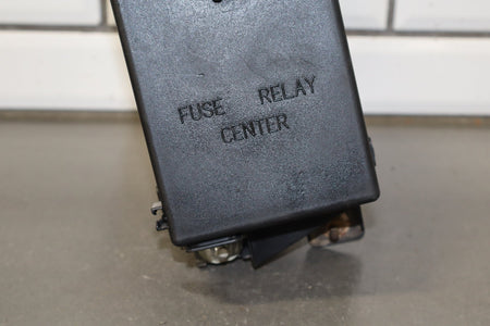 2003-2004 Chevrolet Corvette C5 - Engine Fuse Box 10316193