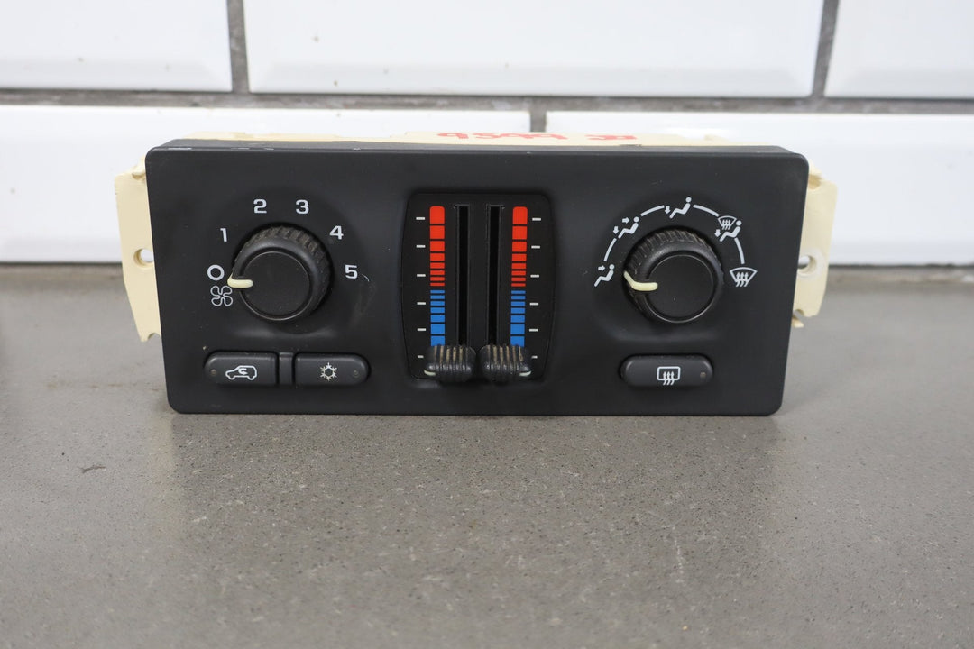 2003 - 2004 Chevrolet Silverado 2500 Climate Control 21997350 OEM