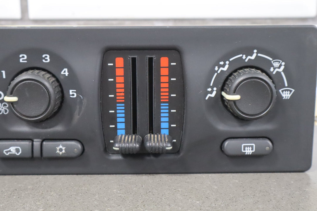 2003 - 2004 Chevrolet Silverado 2500 Climate Control 21997350 OEM