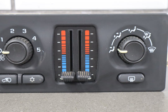 2003 - 2004 Chevrolet Silverado 2500 Climate Control 21997350 OEM