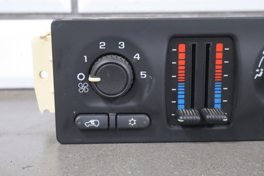 2003 - 2004 Chevrolet Silverado 2500 Climate Control 21997350 OEM