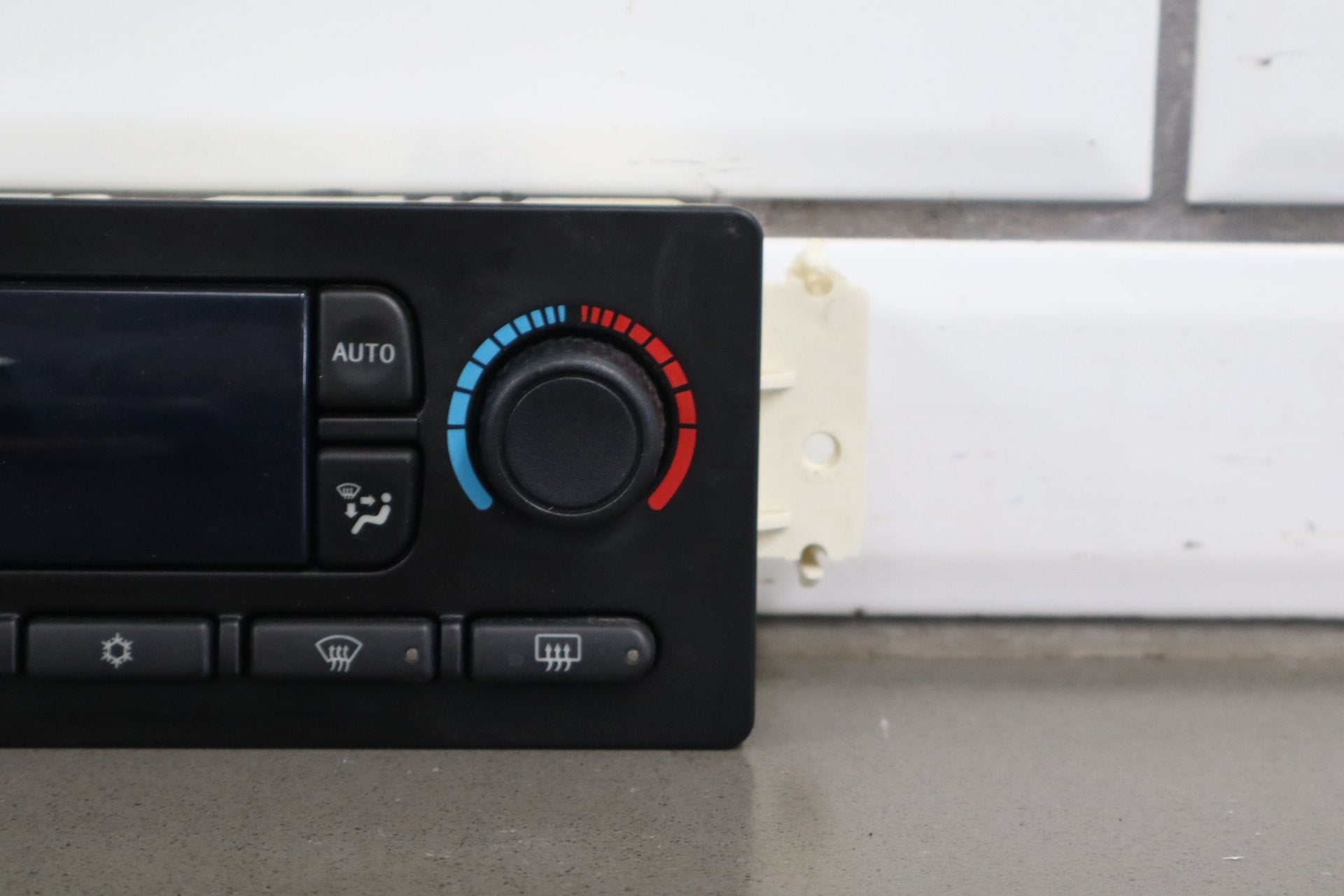 2003-2004 Chevrolet Silverado 2500 Climate Control 21997352 OEM