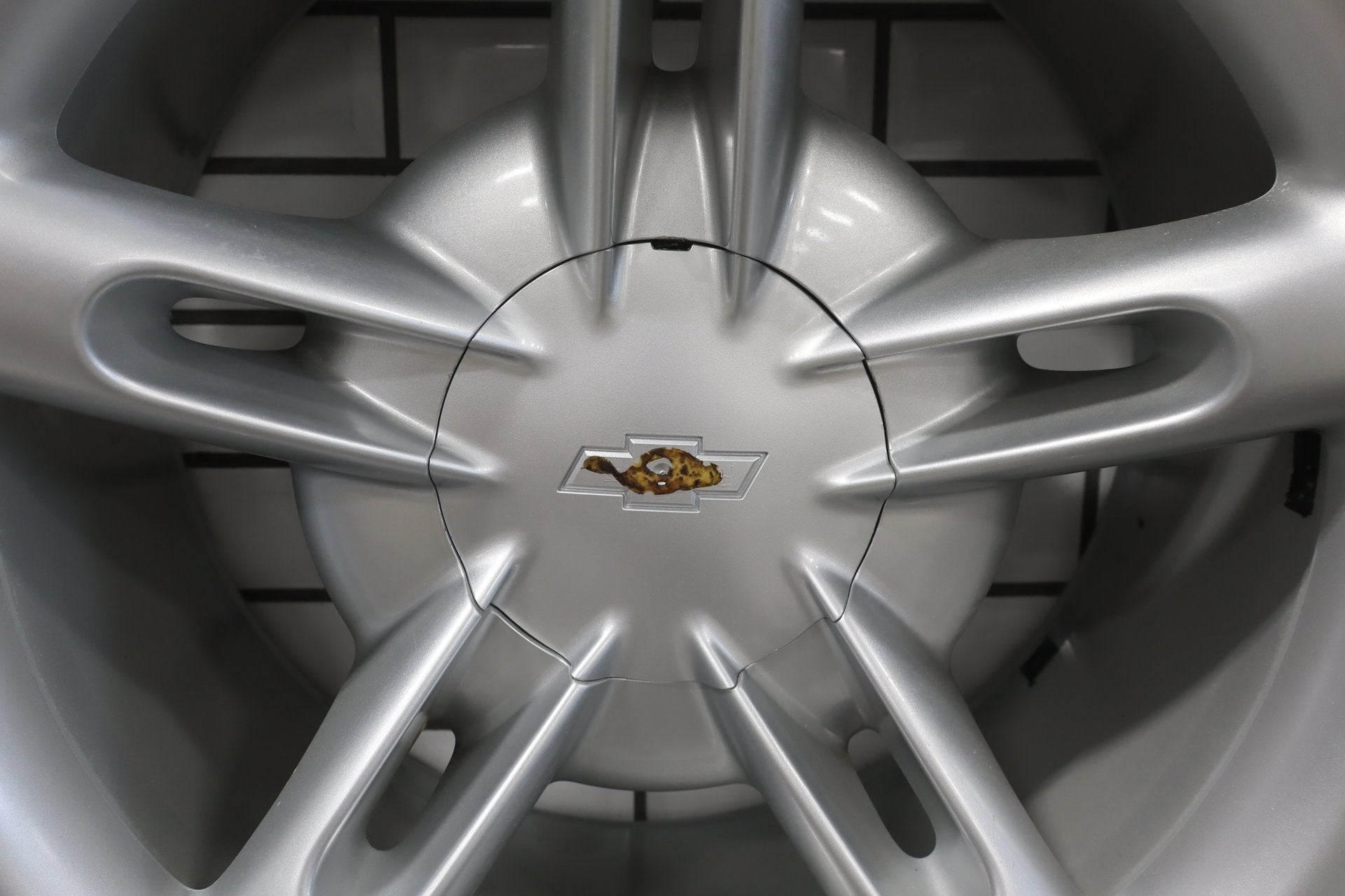 2003-2004 Chevrolet SSR 20x10 Rear Silver Wheel 15104066 OEM | Single