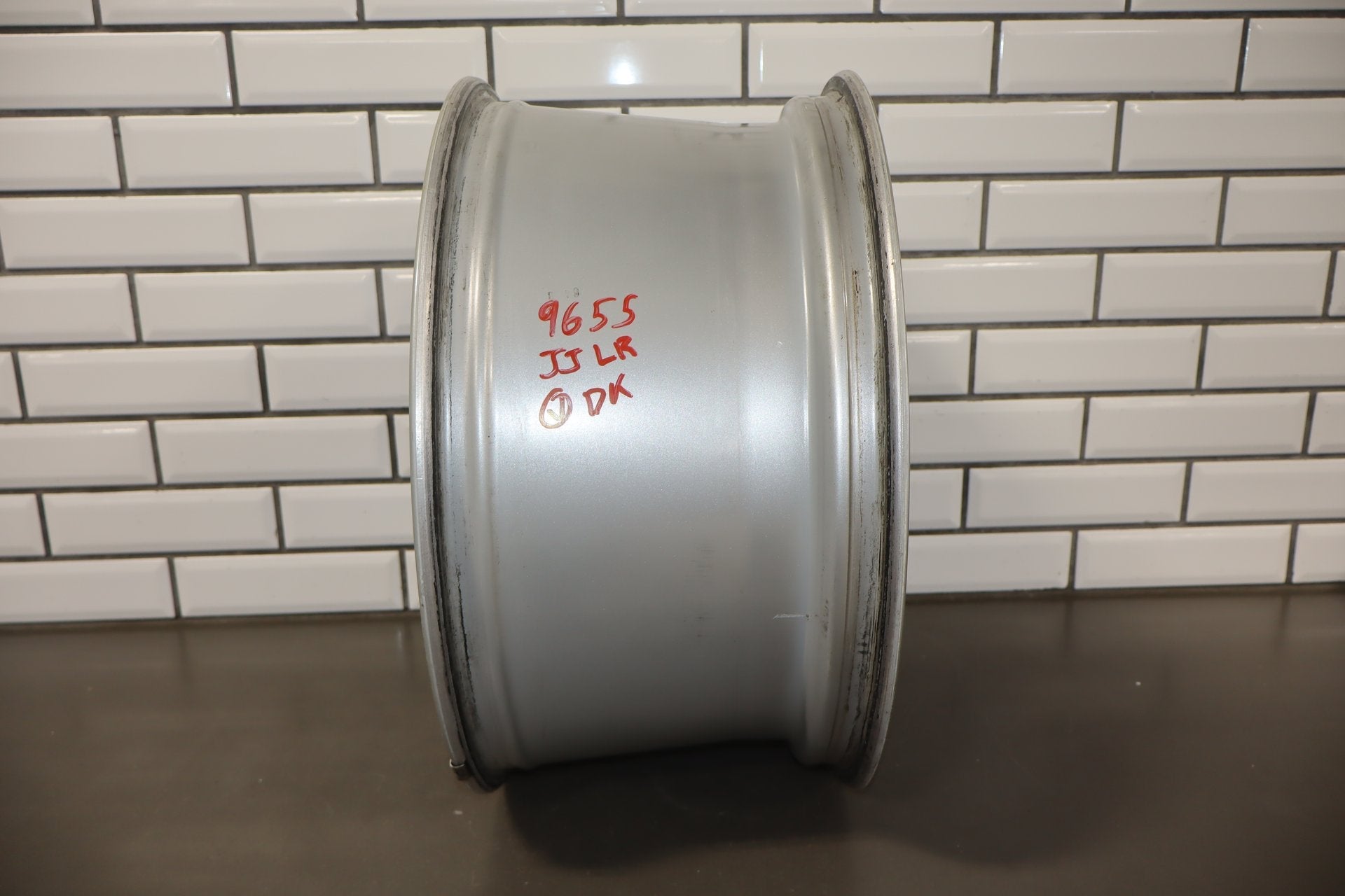 2003-2004 Chevrolet SSR 20x10 Rear Silver Wheel 15104066 OEM | Single