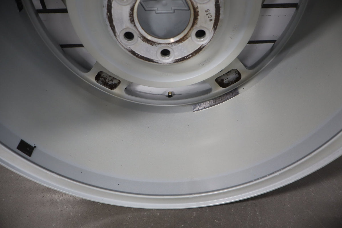 2003-2004 Chevrolet SSR 20x10 Rear Silver Wheel 15104066 OEM | Single