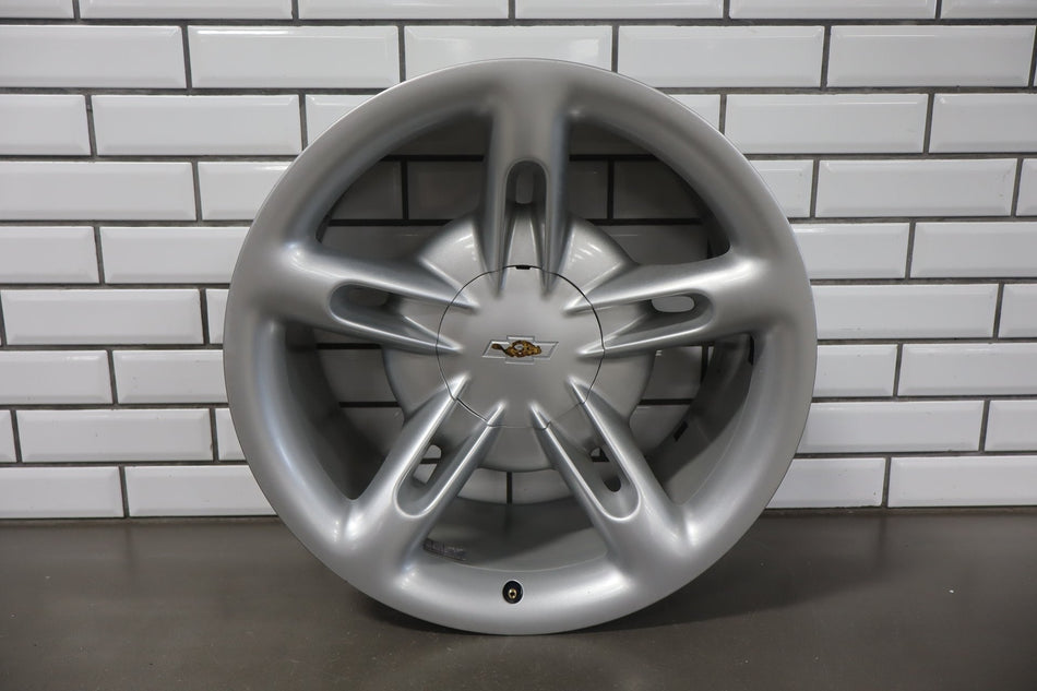 2003-2004 Chevrolet SSR 20x10 Rear Silver Wheel 15104066 OEM | Single