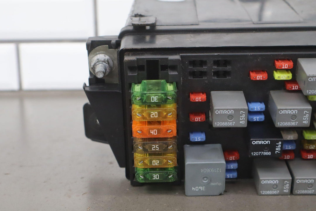 2003 - 2004 Chevy C5 Corvette Underhood Engine Fuse Junction Relay Box