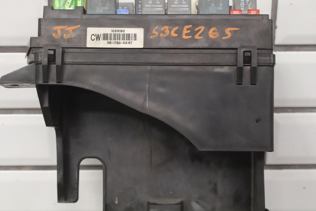 2003 - 2004 Chevy C5 Corvette Underhood Engine Fuse Junction Relay Box