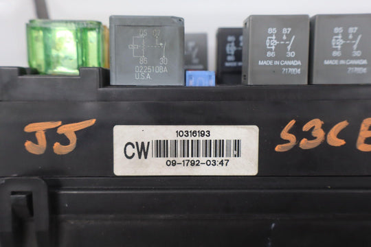 2003 - 2004 Chevy C5 Corvette Underhood Engine Fuse Junction Relay Box