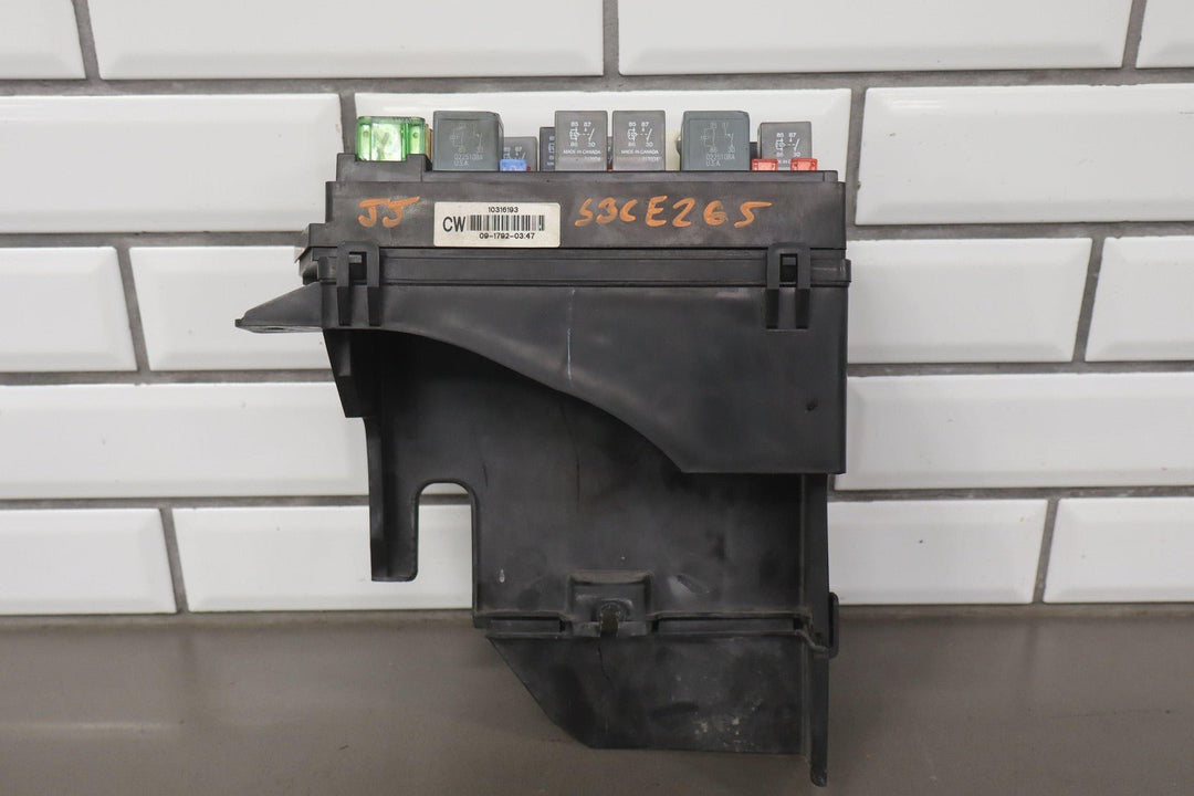 2003 - 2004 Chevy C5 Corvette Underhood Engine Fuse Junction Relay Box