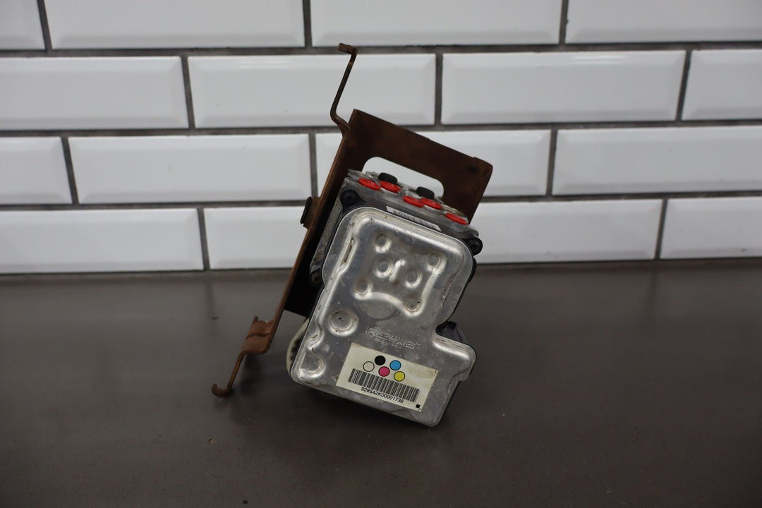 2003 - 2004 Chevy SSR Anti Lock Brake ABS Pump Module W/Bracket OEM