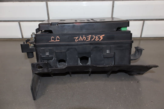 2003 - 2004 Chevy SSR Engine Fuse Relay Junction Box