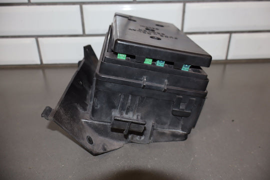 2003 - 2004 Chevy SSR Engine Fuse Relay Junction Box