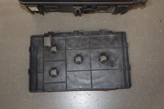 2003 - 2004 Chevy SSR Engine Fuse Relay Junction Box