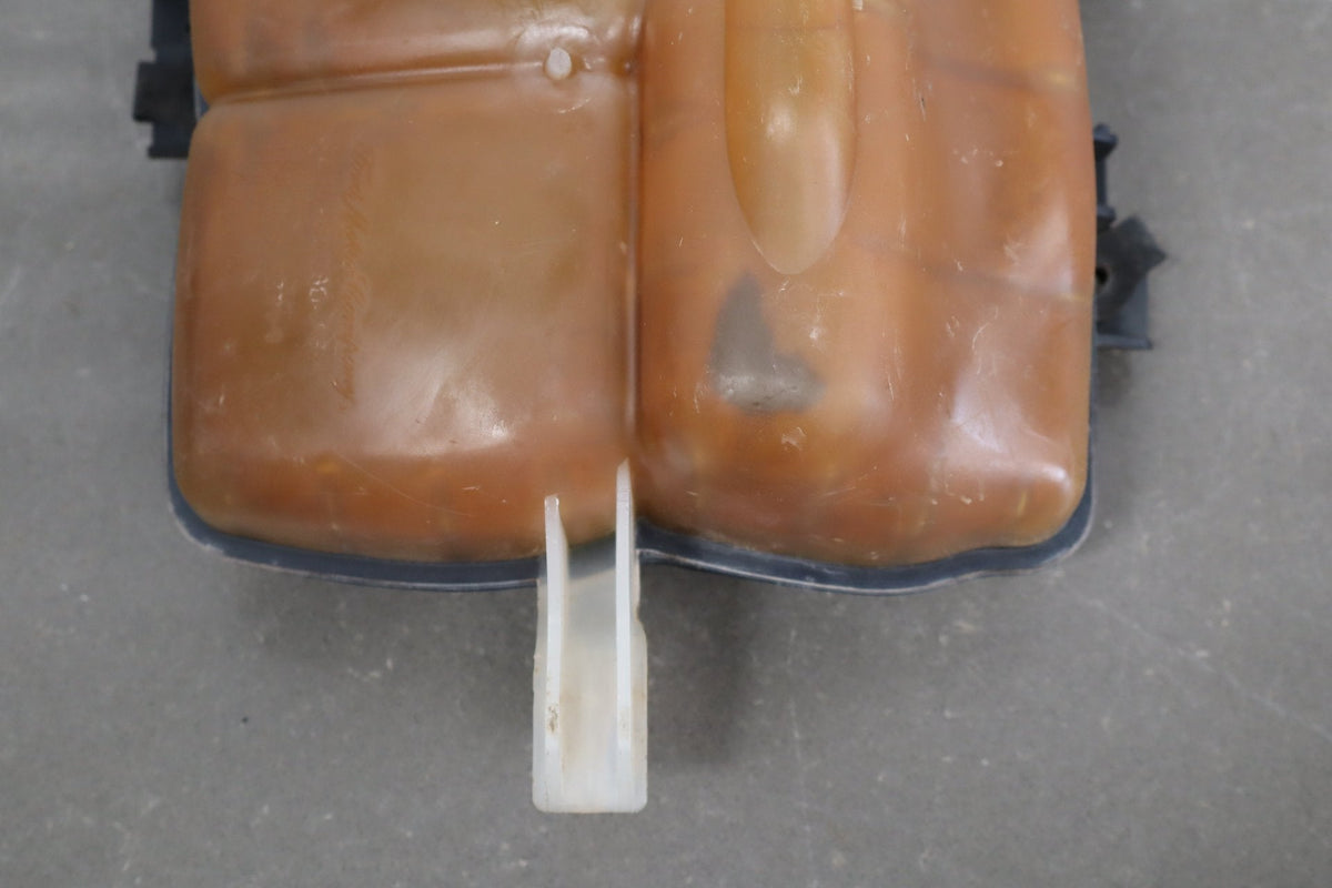 2003-2004 Ford F250 F350 6.0L Powerstroke Coolant Degas Bottle Assembly