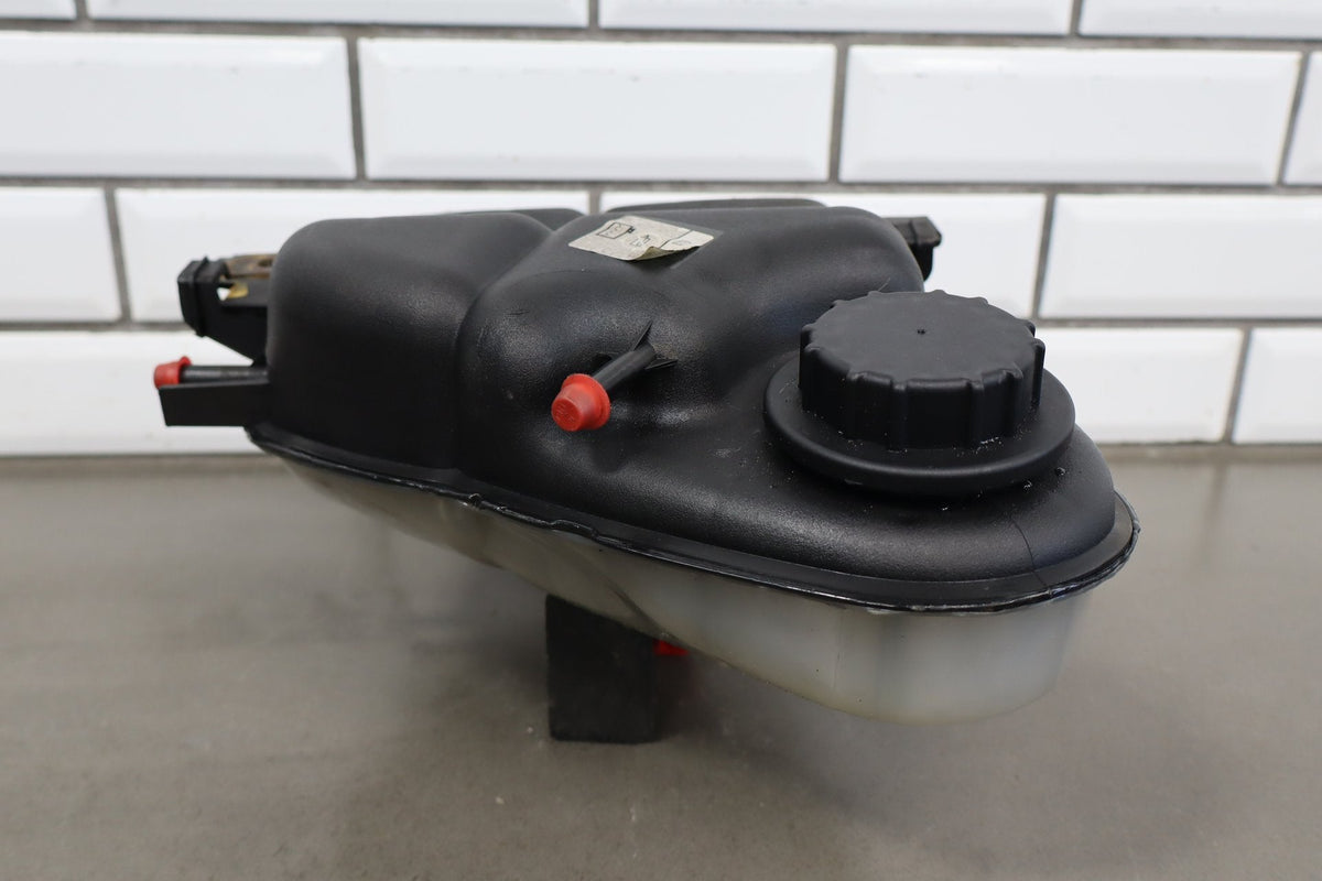 2003-2004 Ford F250 F350 6.0L Powerstroke Coolant Degas Bottle Assembly