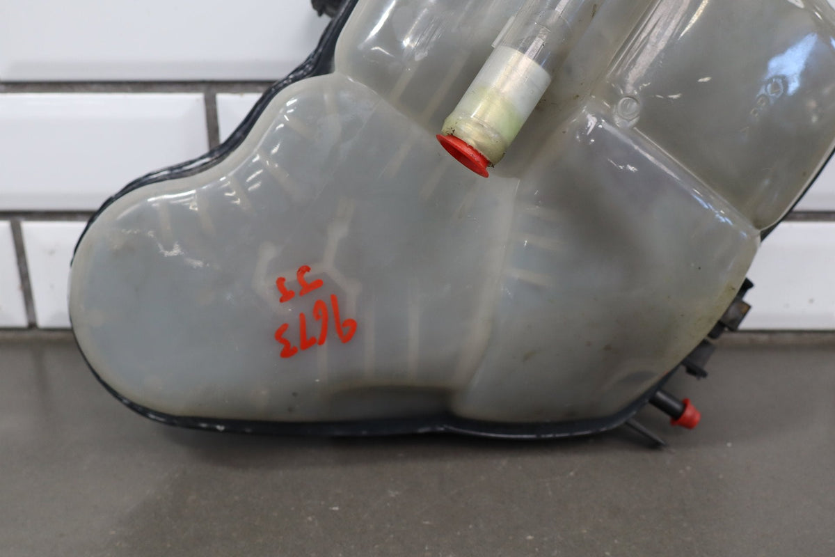 2003-2004 Ford F250 F350 6.0L Powerstroke Coolant Degas Bottle Assembly