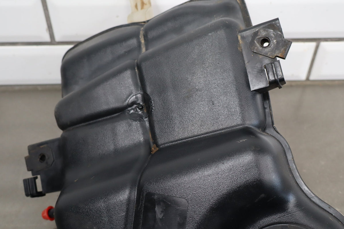 2003-2004 Ford F250 F350 6.0L Powerstroke Coolant Degas Bottle Assembly