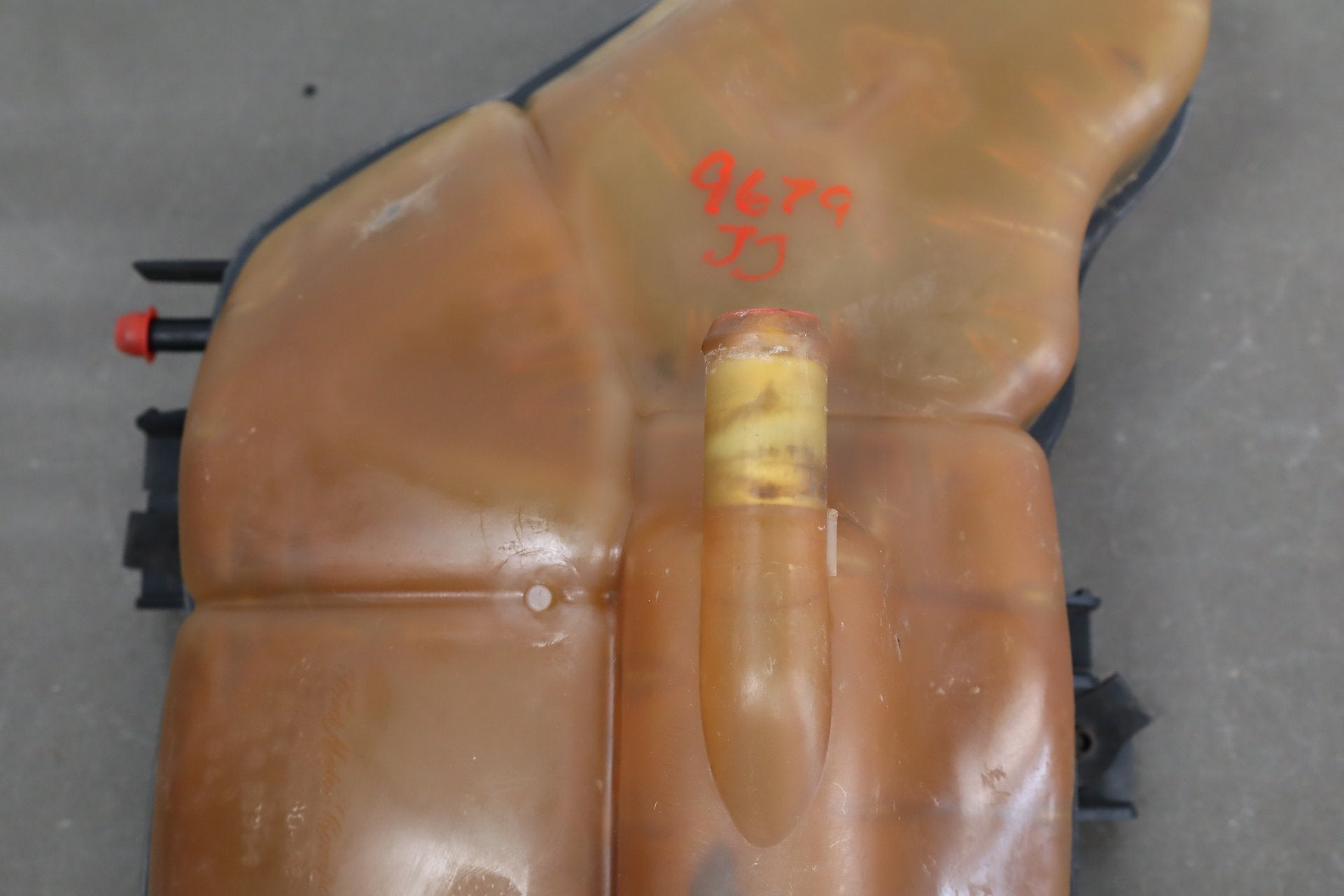 2003-2004 Ford F250 F350 6.0L Powerstroke Coolant Degas Bottle Assembly