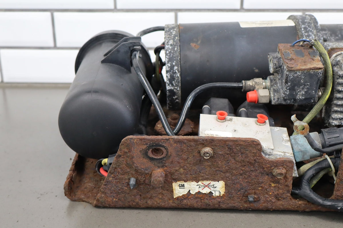 2003-2004 Hummer H2 Air Ride Compressor 89038592