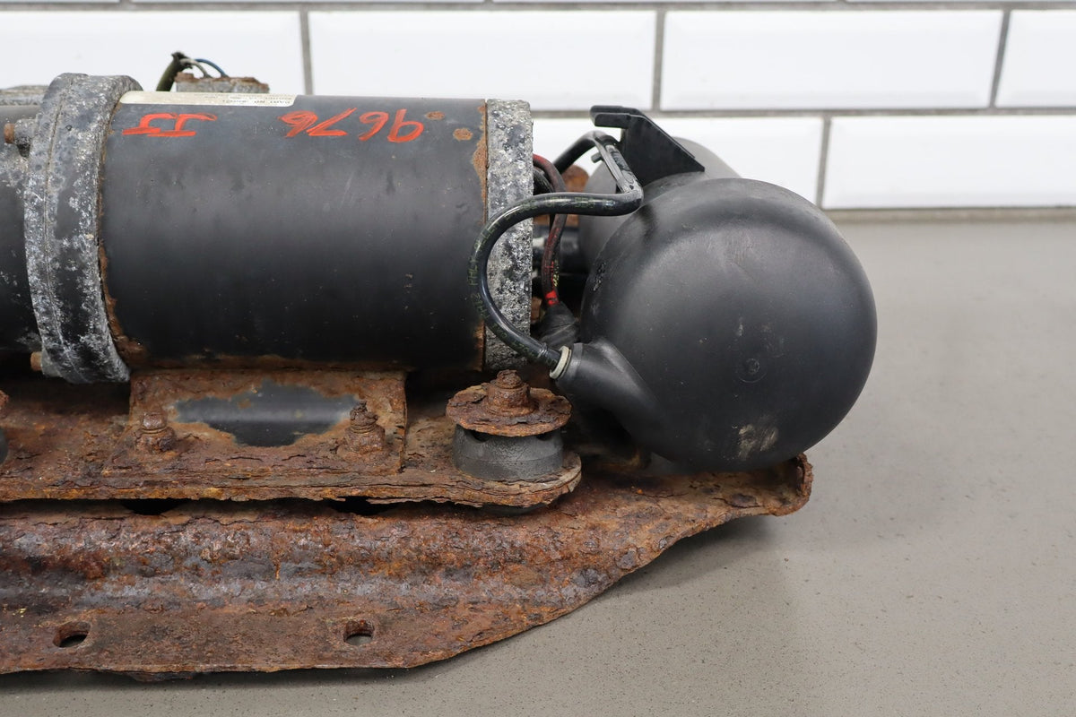 2003-2004 Hummer H2 Air Ride Compressor 89038592