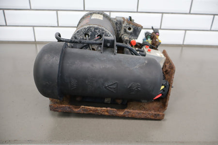 2003-2004 Hummer H2 Air Ride Compressor 89038592