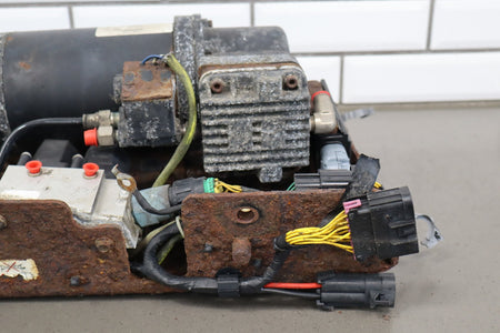 2003-2004 Hummer H2 Air Ride Compressor 89038592