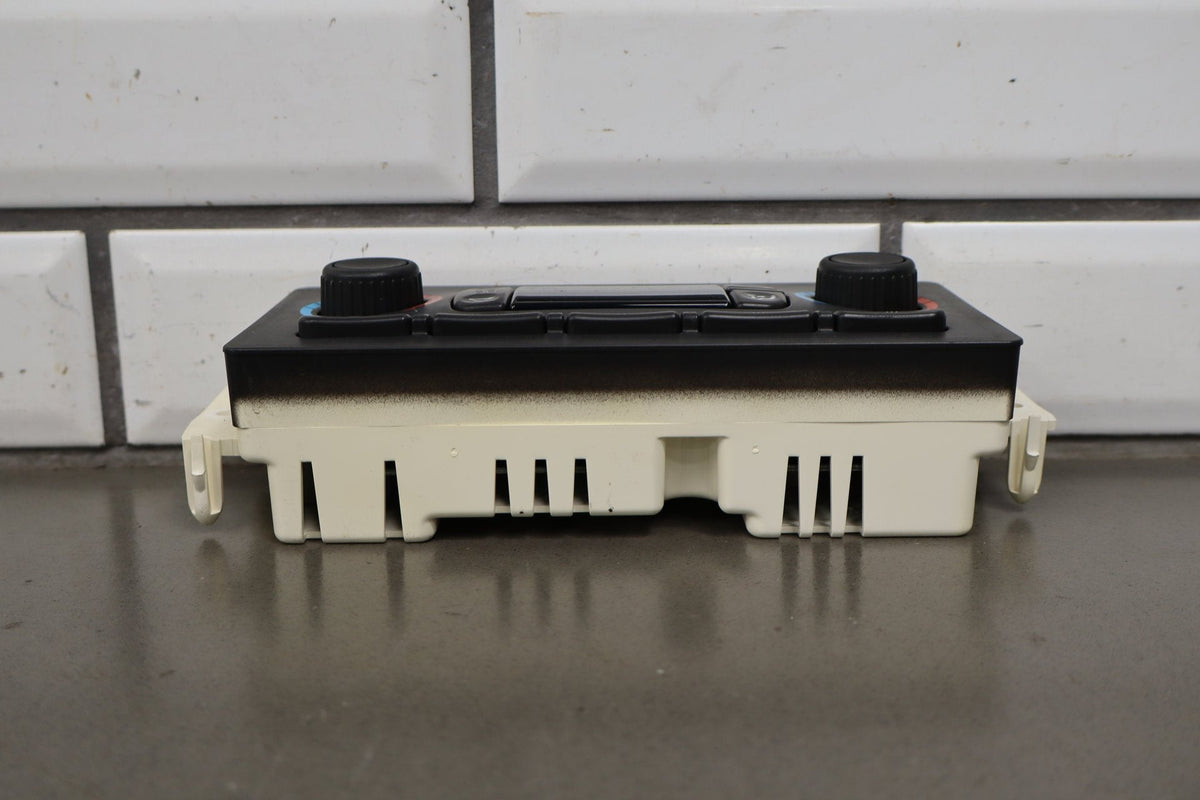 2003-2004 Hummer H2 - Climate Control 15832311
