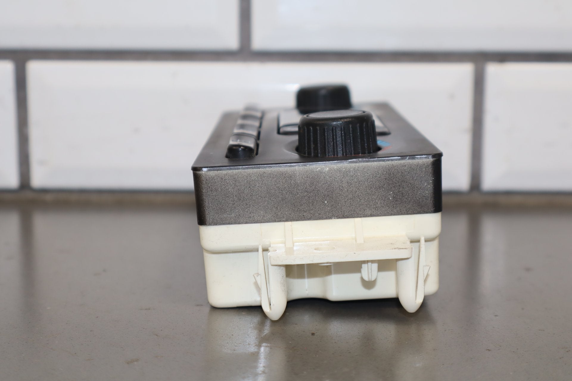 2003-2004 Hummer H2- Climate Control 15832311