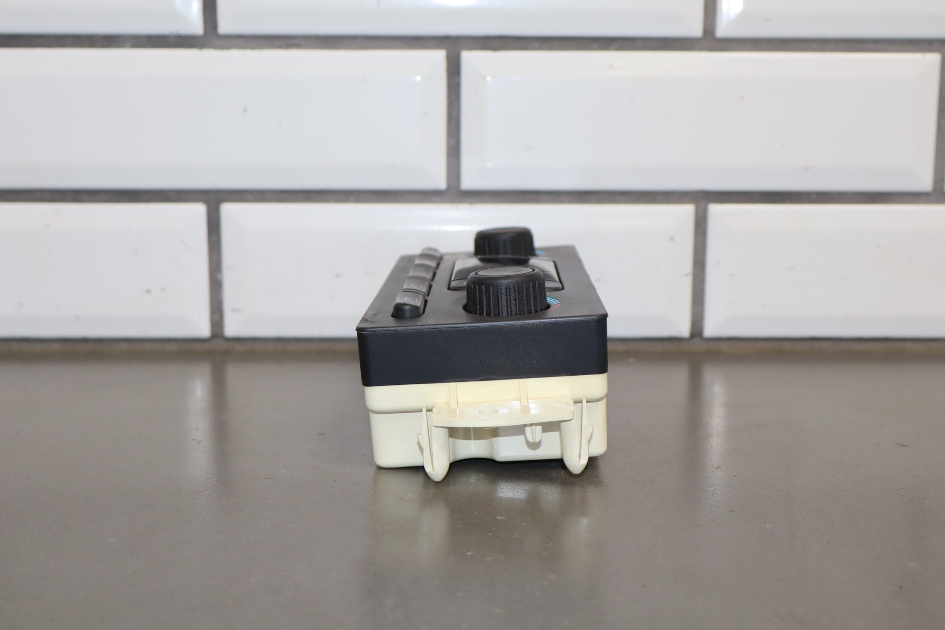 2003-2004 Hummer H2- Climate Control 15832311