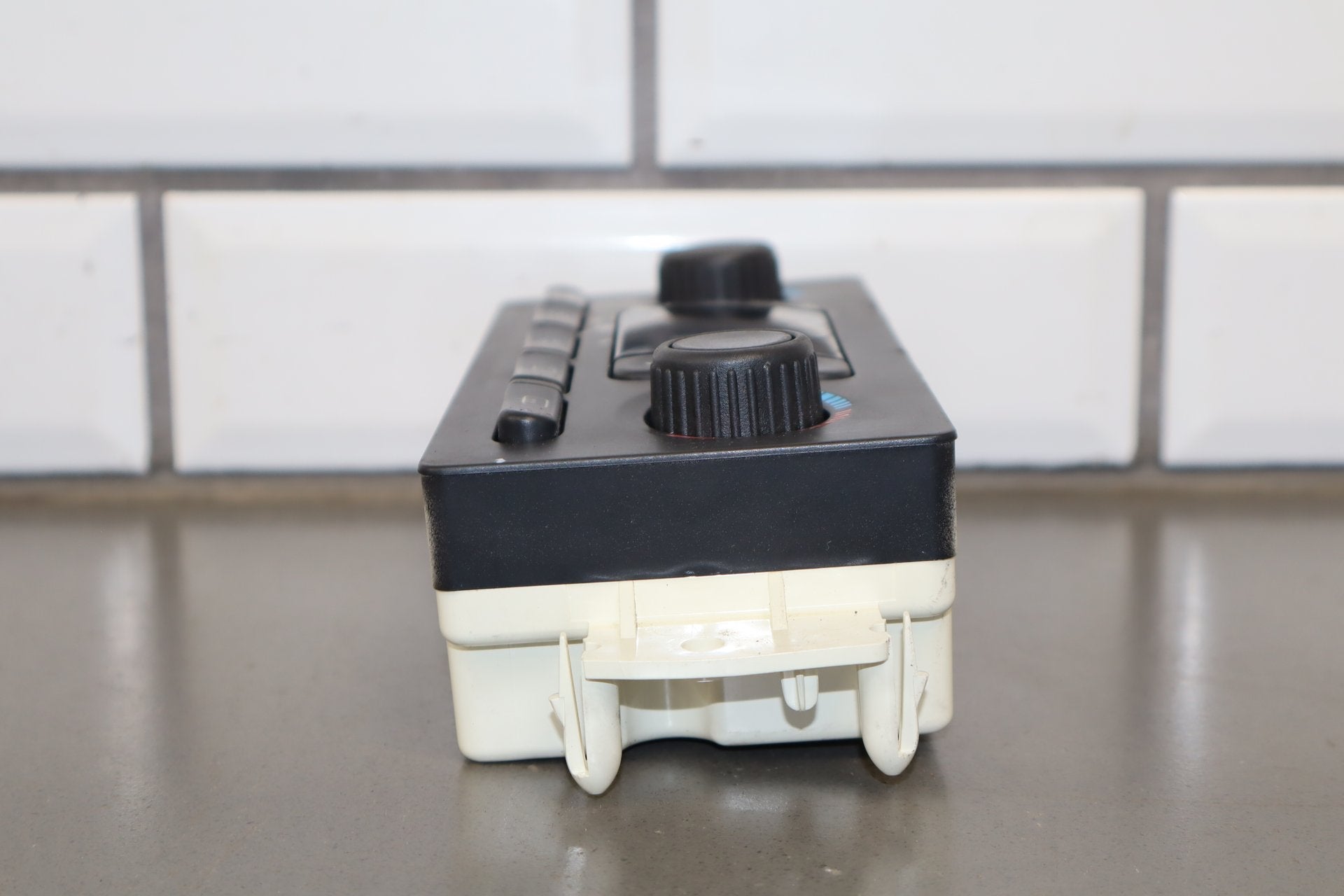 2003-2004 Hummer H2- Climate Control 15832311