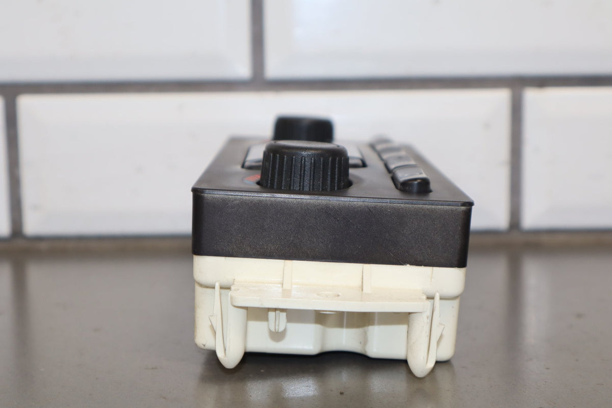 2003-2004 Hummer H2- Climate Control 15832311