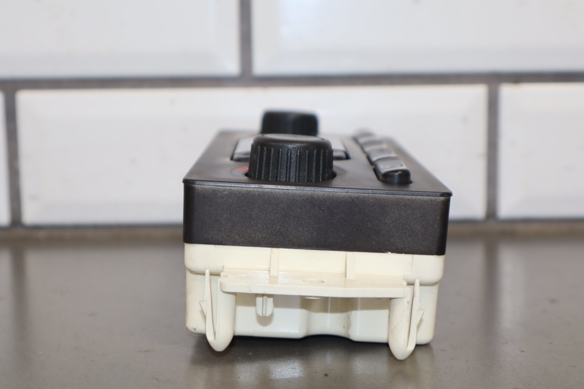 2003-2004 Hummer H2- Climate Control 15832311