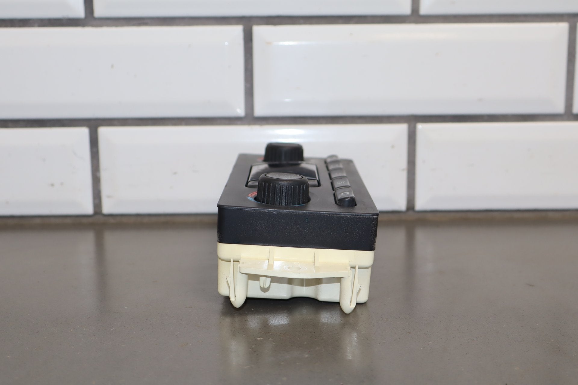 2003-2004 Hummer H2- Climate Control 15832311
