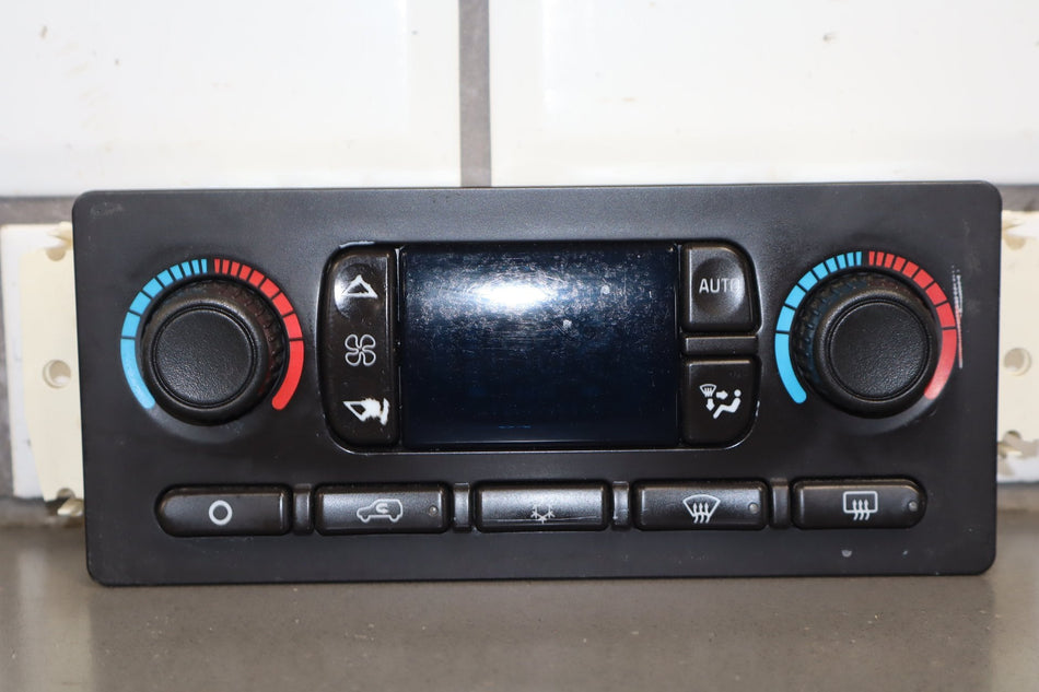 2003-2004 Hummer H2- Climate Control 15832311